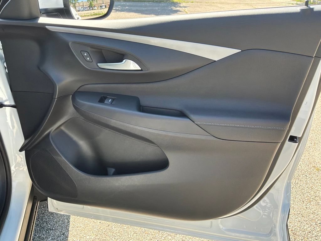 New 2026 Summit White Buick Preferred image 35