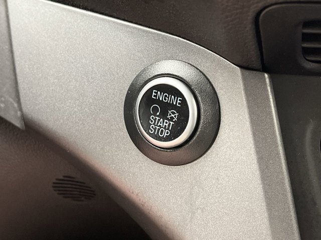 Used 2019 Oxford White Ford SE image 19