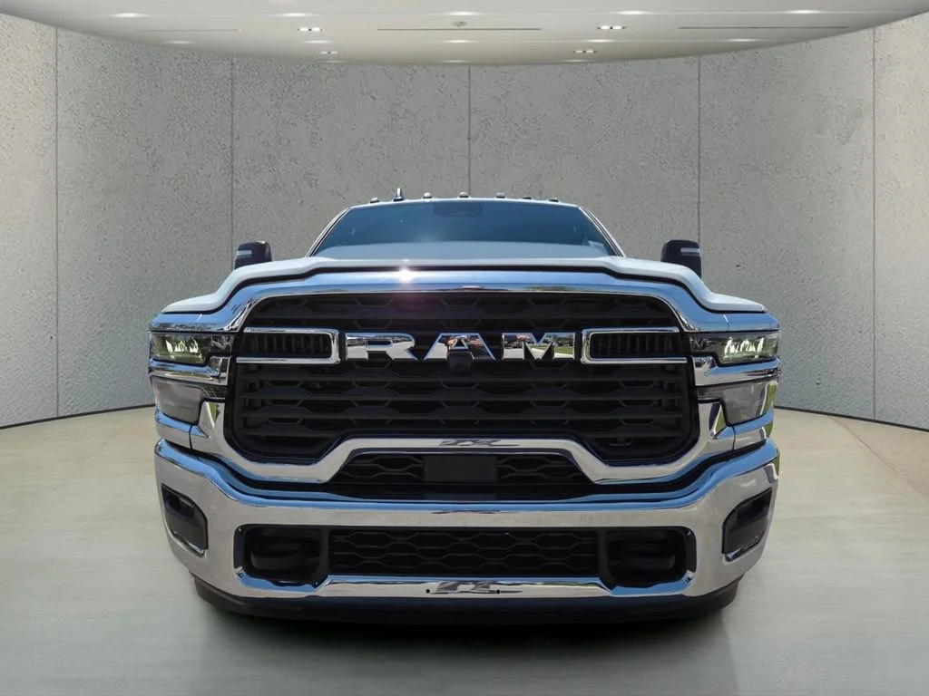 New 2026 Bright White Clear-Coat Exterior Paint RAM Tradesman image 2