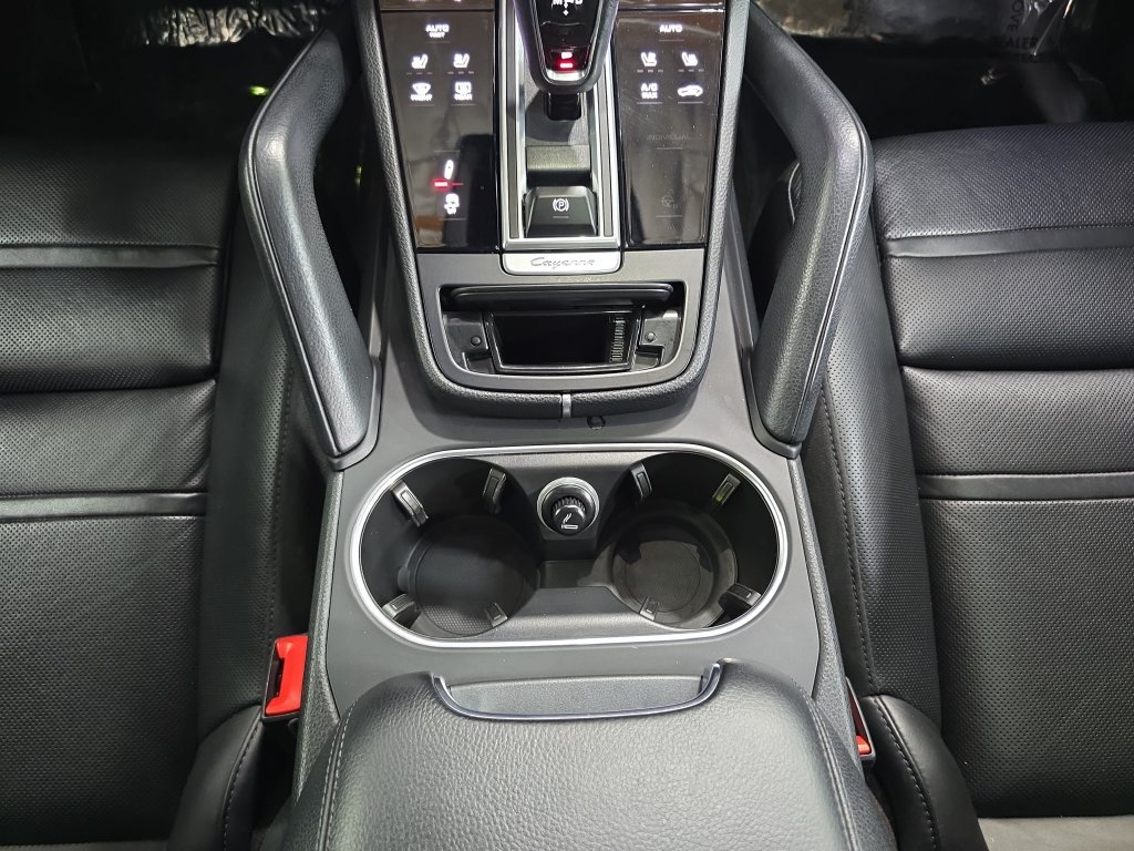 Used 2021  Porsche  image 20