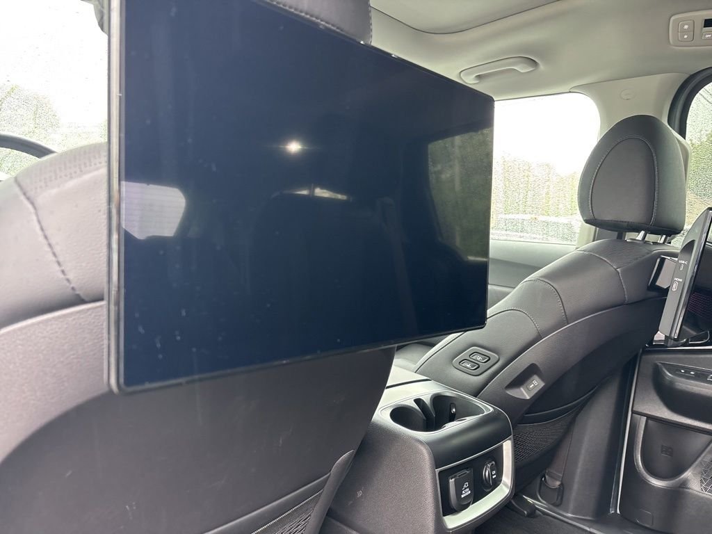 Certified Used 2025 White Kia SX Prestige image 25