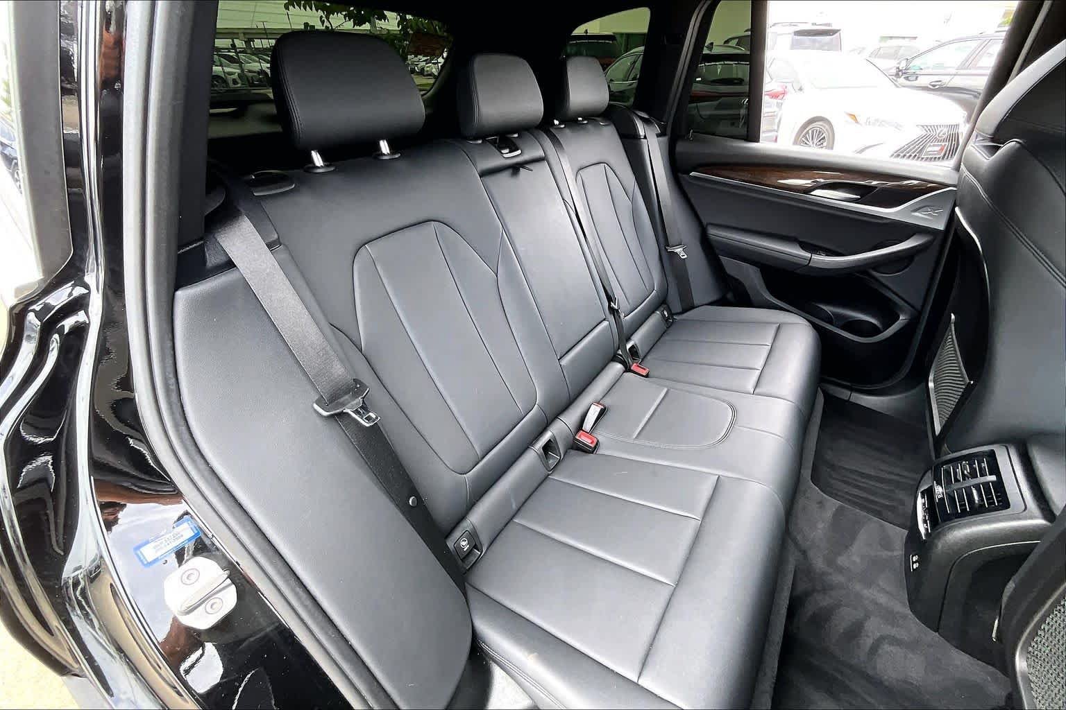 Used 2020 Jet Black BMW sDrive30i image 18