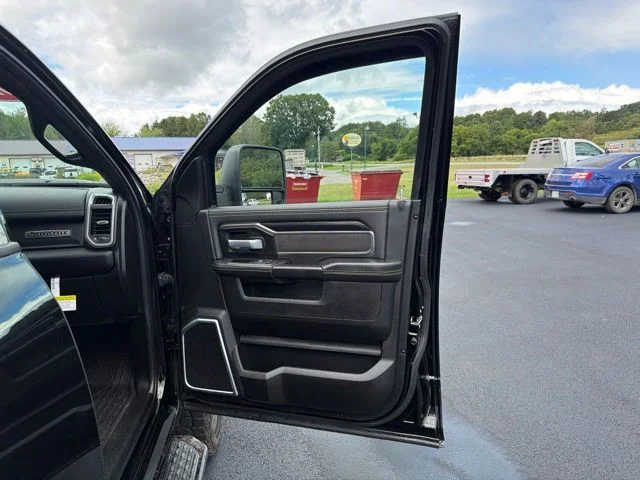 Used 2024 Black Ram Laramie image 31