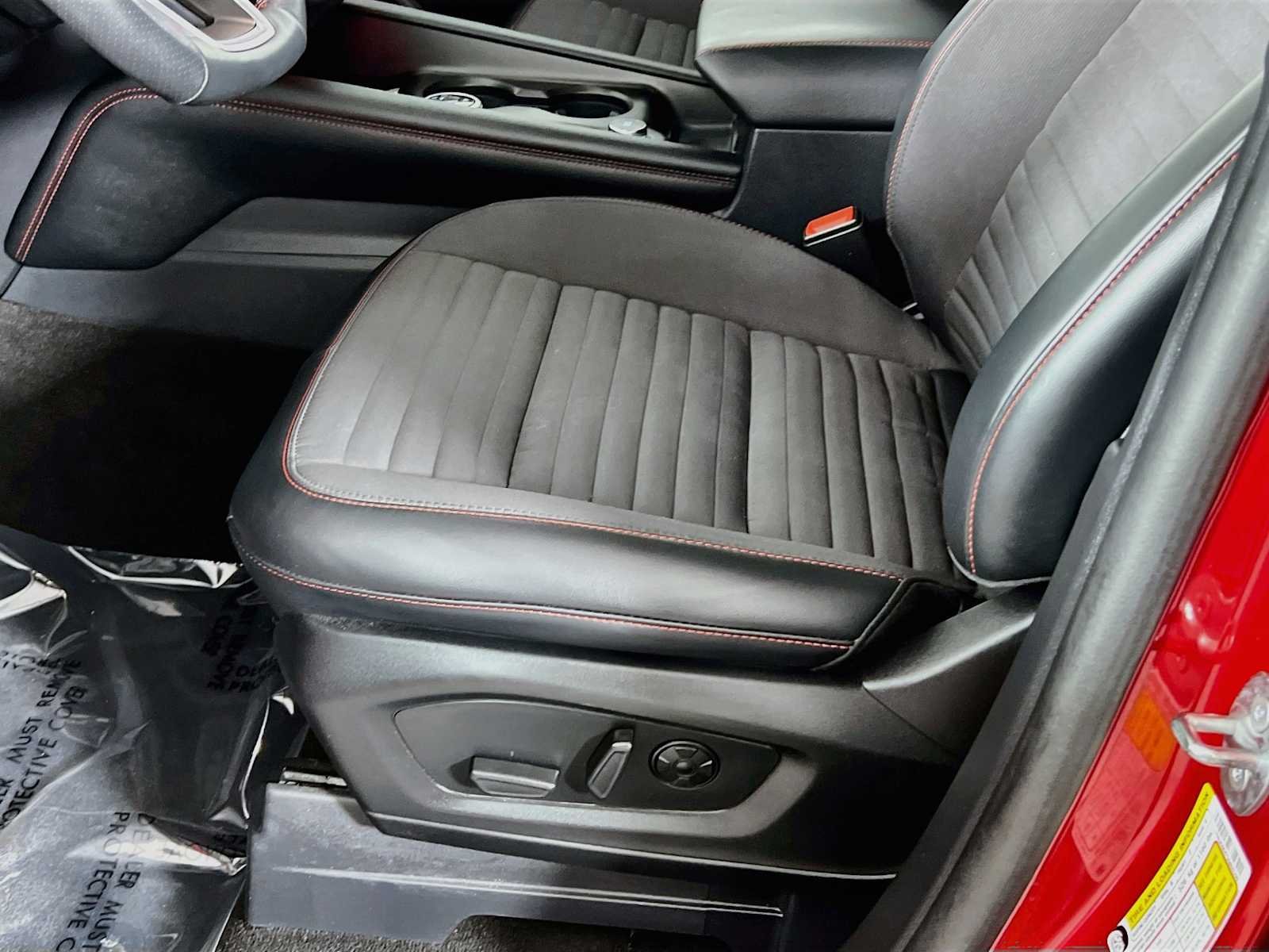 Used 2025 Rapid Red Metallic Tinted Clearcoat Ford ST-Line image 20