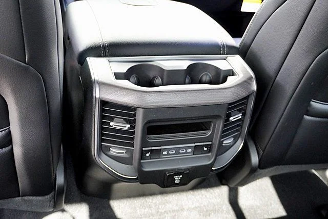 New 2026 Diamond Black Crystal Pearl-Coat Exterior Paint RAM Laramie image 24
