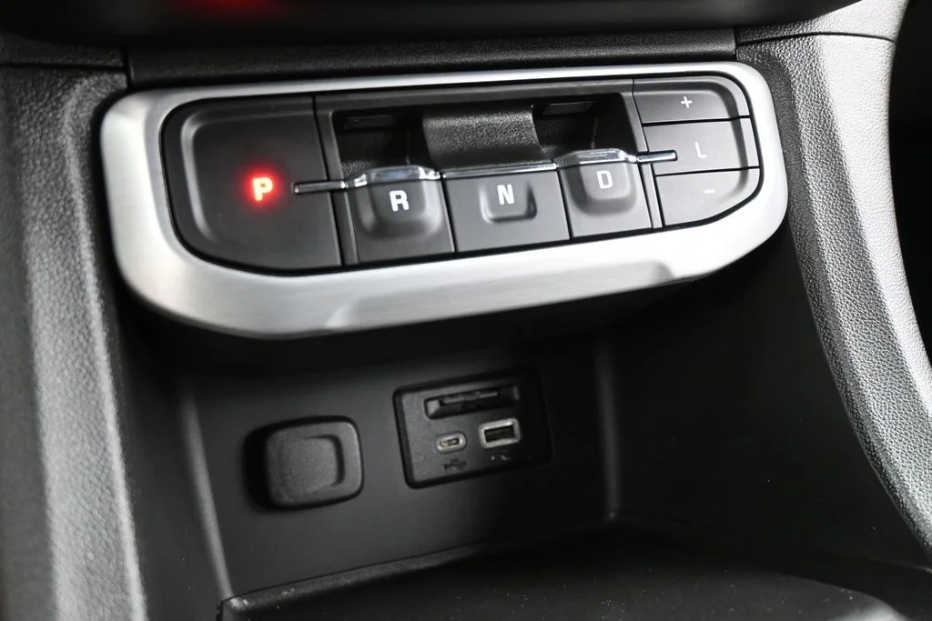 Used 2023 Sterling Metallic GMC SLT image 30