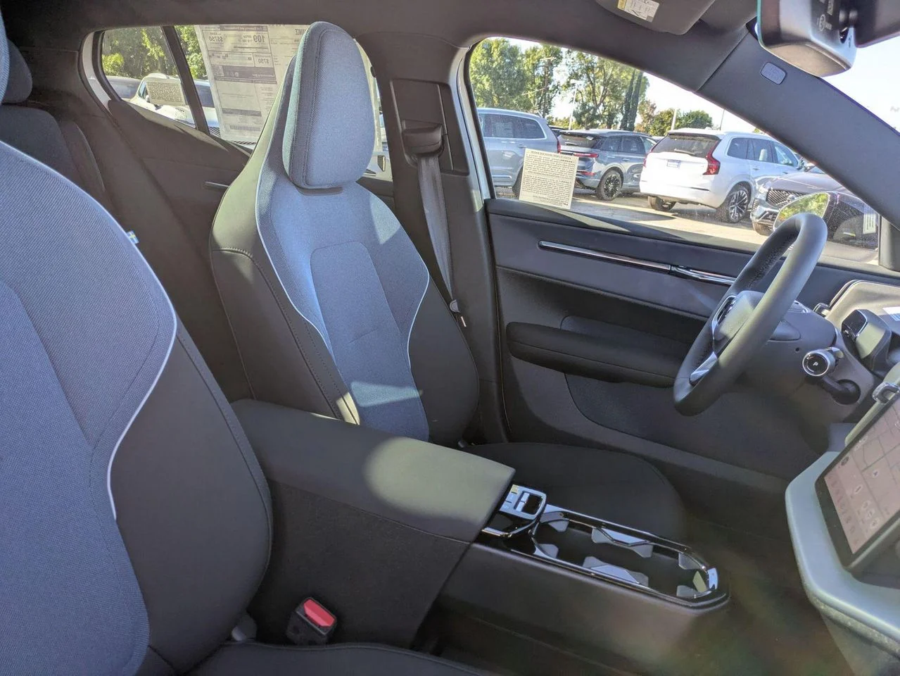 2025 Volvo EX30 Ultra - Photo 14