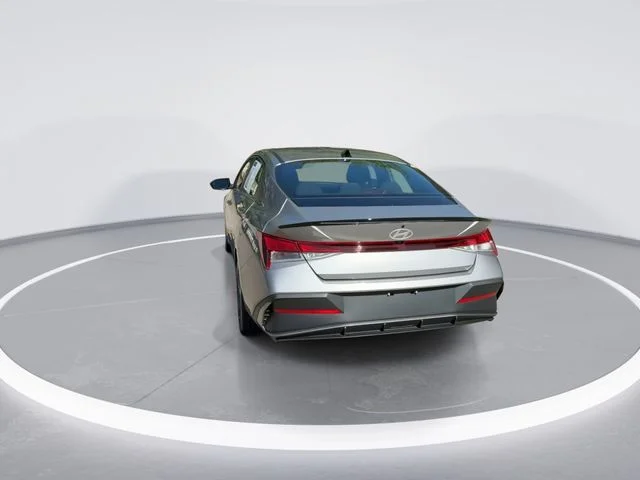 Used 2025 Silver Hyundai SEL Sport image 6