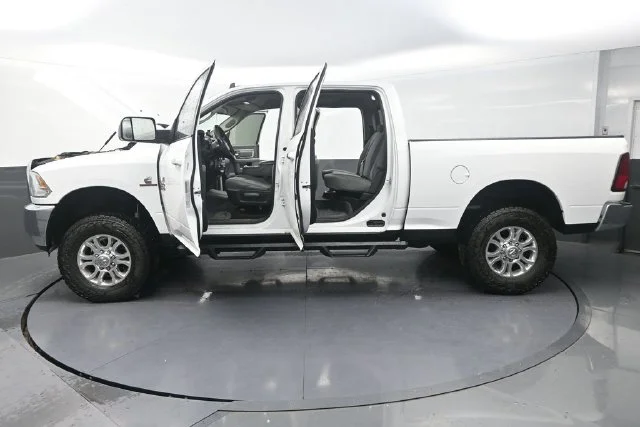 Used 2016 White Ram SLT image 42