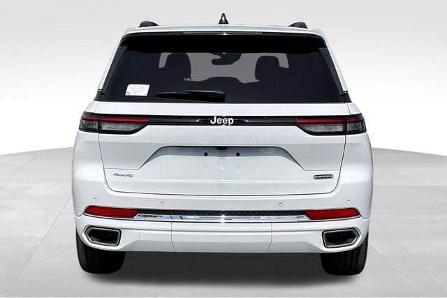 New 2025 Bright White Clear-Coat Exterior Paint Jeep Overland image 4
