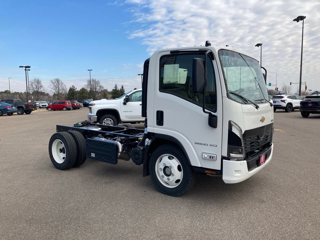 New 2025 Arc White Chevrolet MEDIUM ASH GRAY image 10