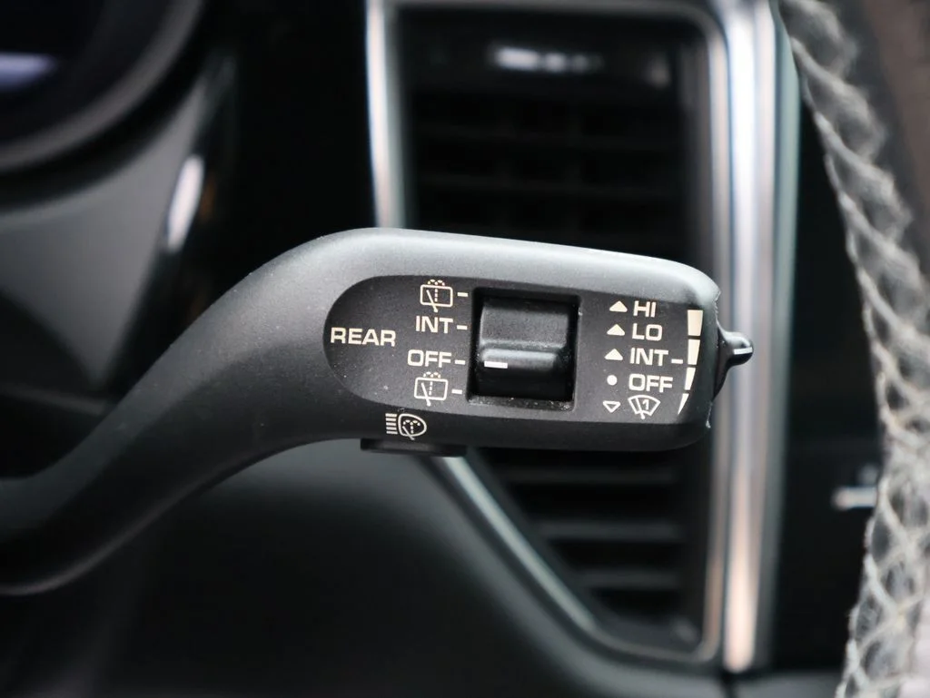 Used 2018  Porsche Base image 30