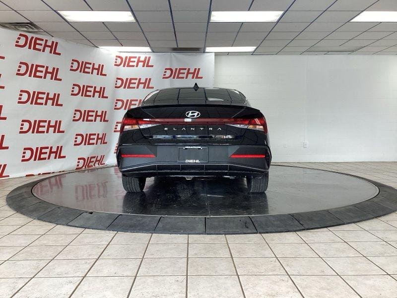 New 2026 Black Hyundai SEL Sport image 6