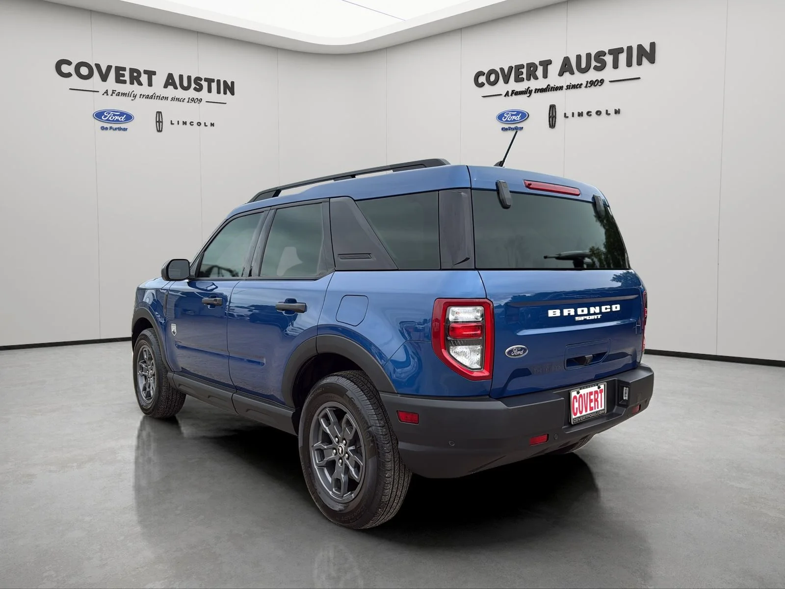 Used 2024 Blue Ford Big Bend image 3