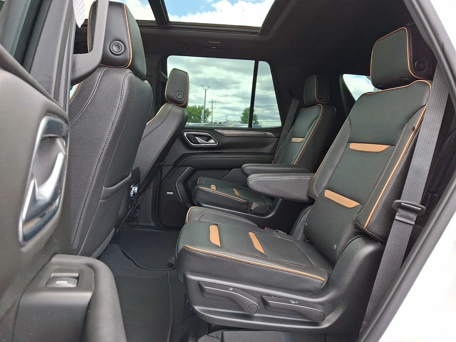 Used 2023 Summit White GMC AT4 image 11