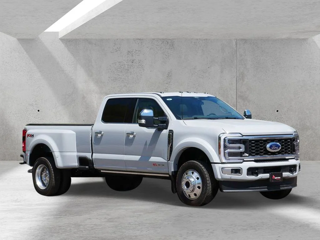 2026 Ford F-450 Platinum 4x4 Crew Cab 8' Box DRW's photo