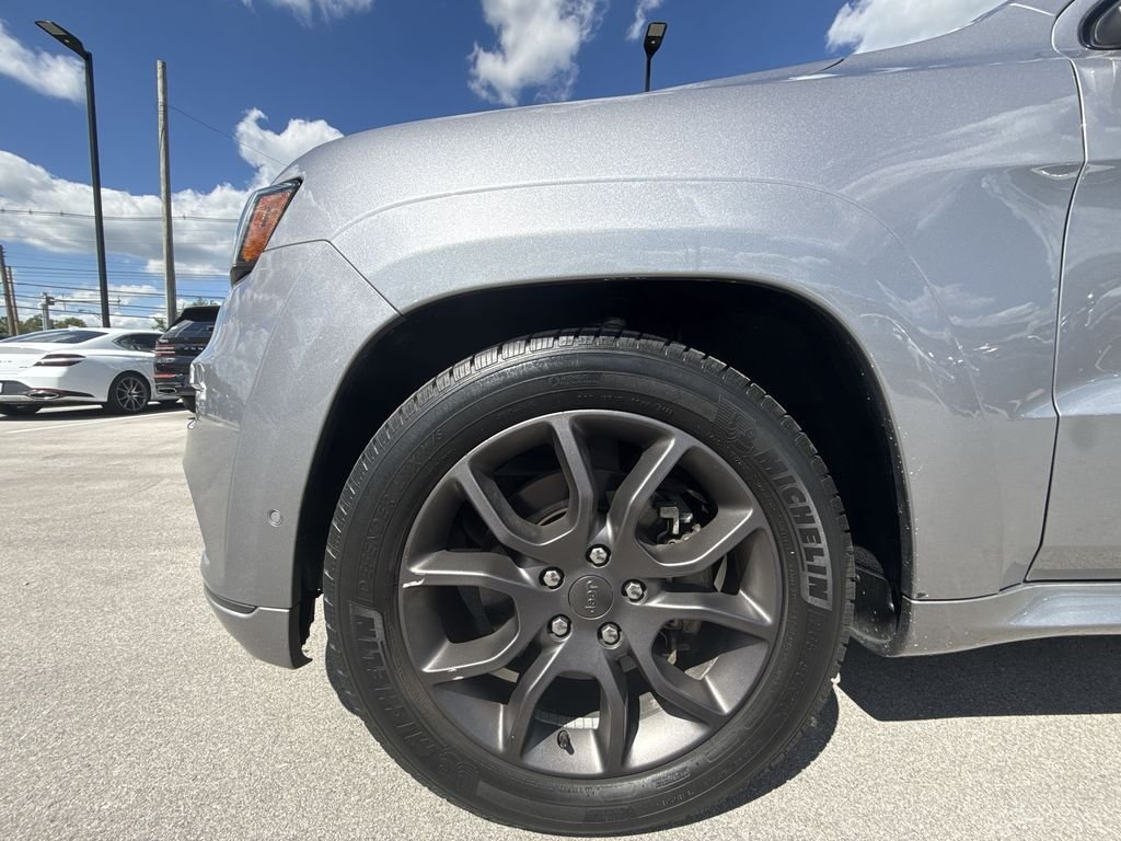 Used 2021 Silver Jeep Overland image 10