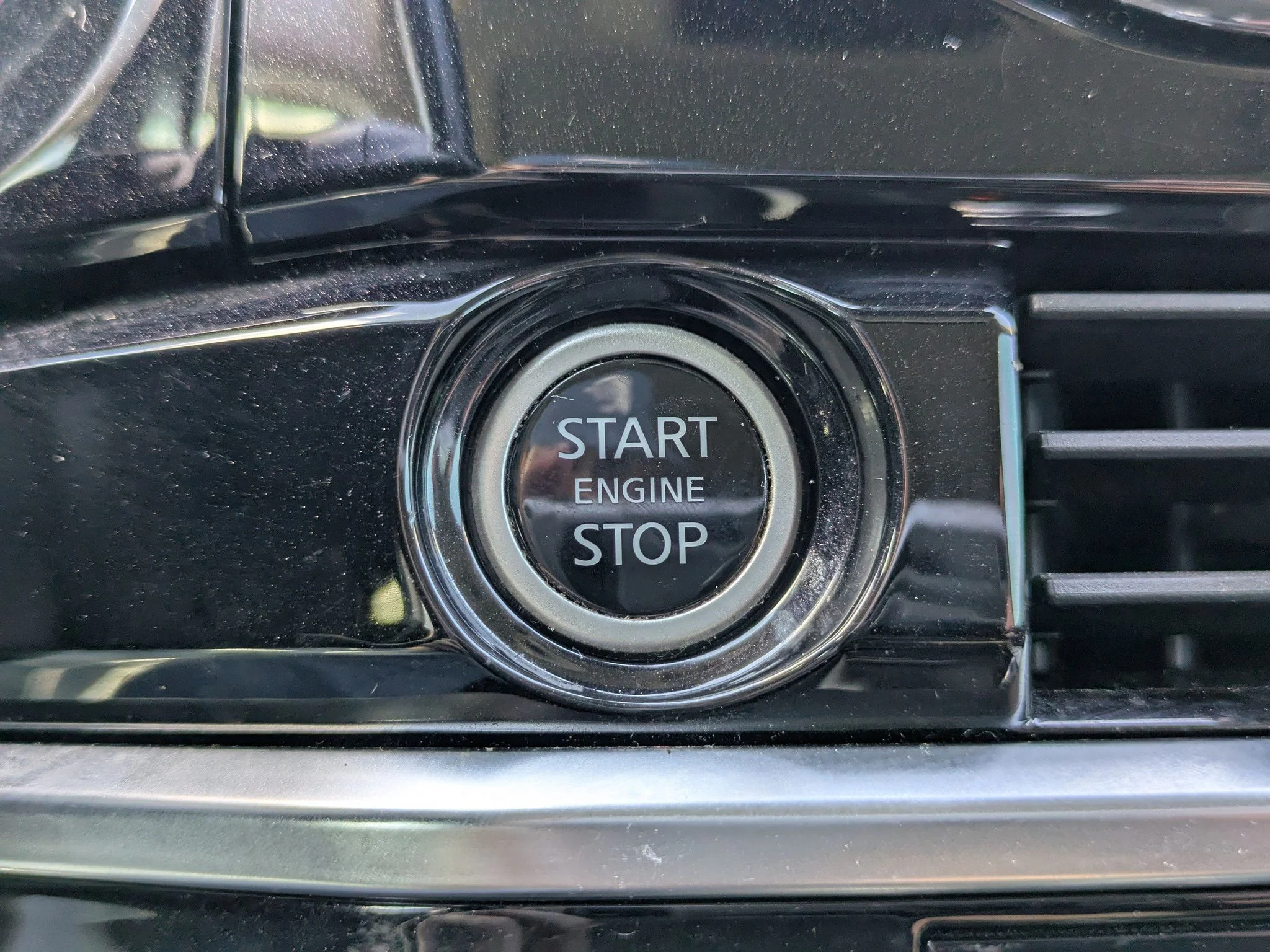 Used 2022 Solid Gray/Super Black Nissan Platinum image 29