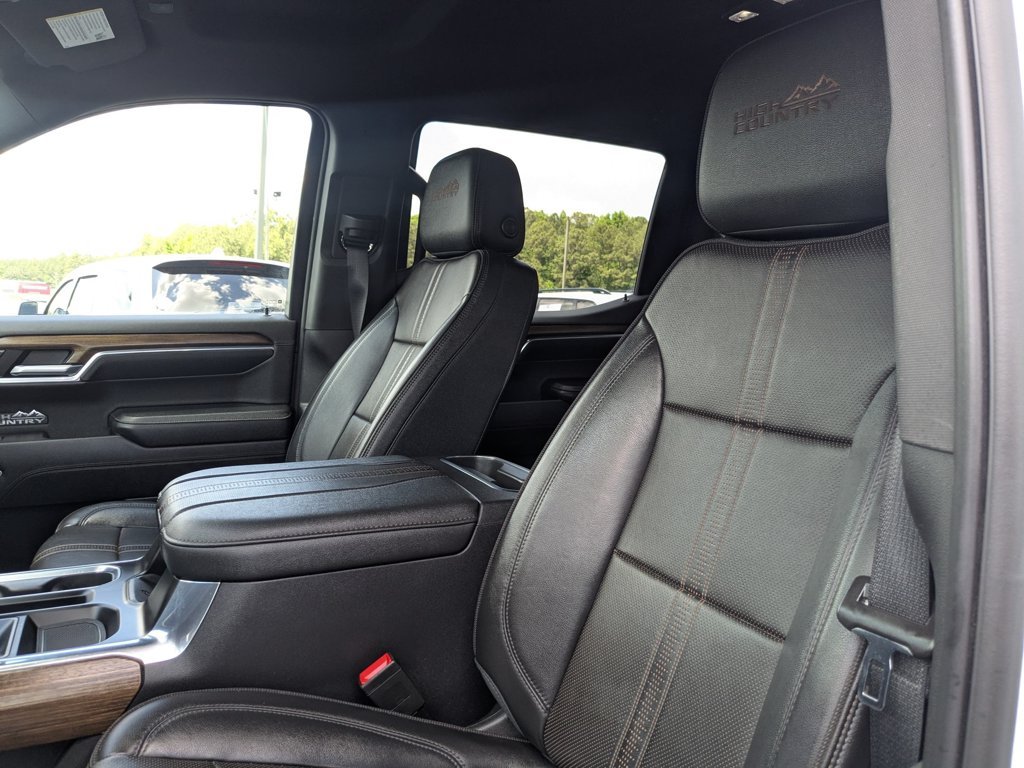 Used 2023 Iridescent Pearl Tricoat Chevrolet High Country image 15