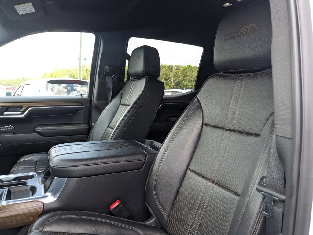 Used 2023 Iridescent Pearl Tricoat Chevrolet High Country image 15