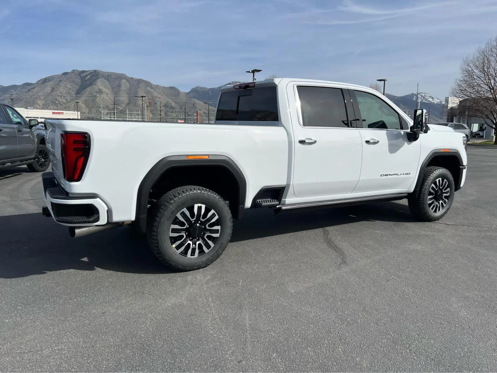 2026 GMC Sierra 3500HD Denali Ultimate - Photo 5