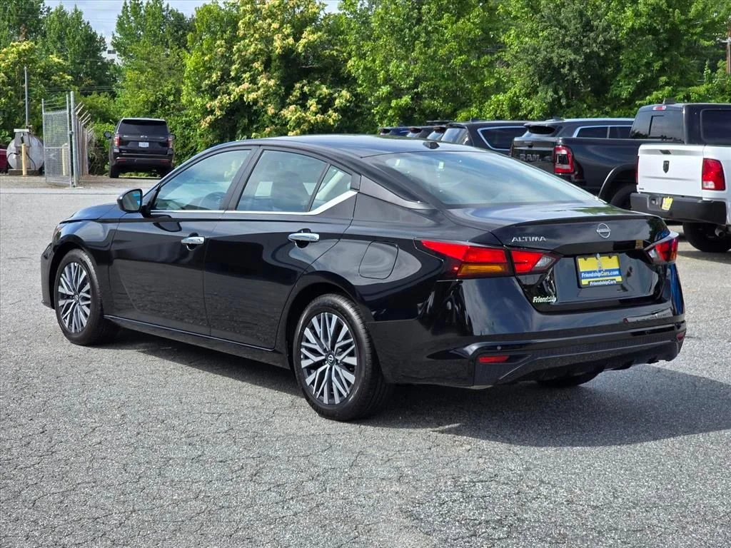 Used 2025 Black Nissan 2.5 SV image 24
