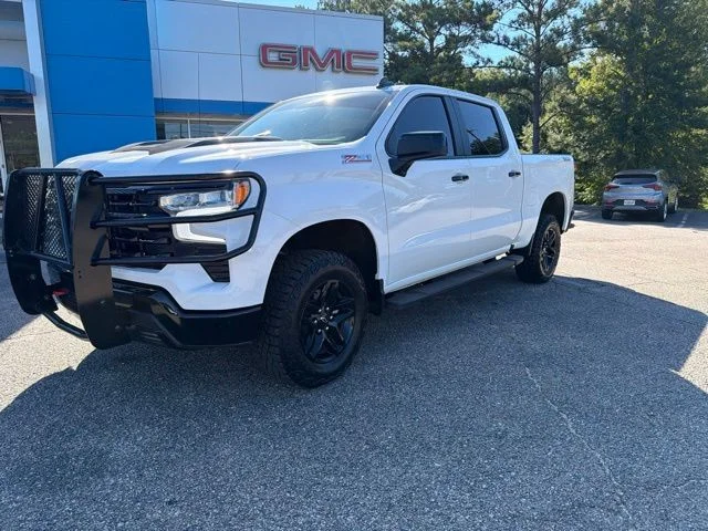 Used 2024 Summit White Chevrolet LT Trail Boss image 7