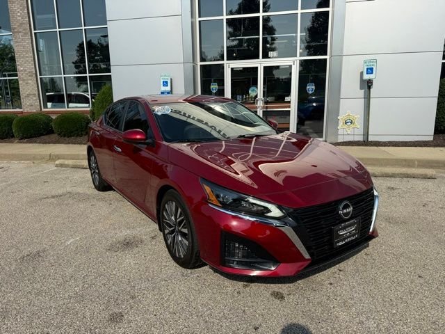 Used 2024 Red Nissan 2.5 SV image 9