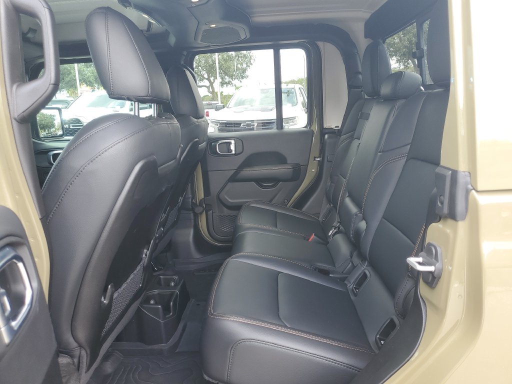 Used 2025 Green Jeep High Tide image 7