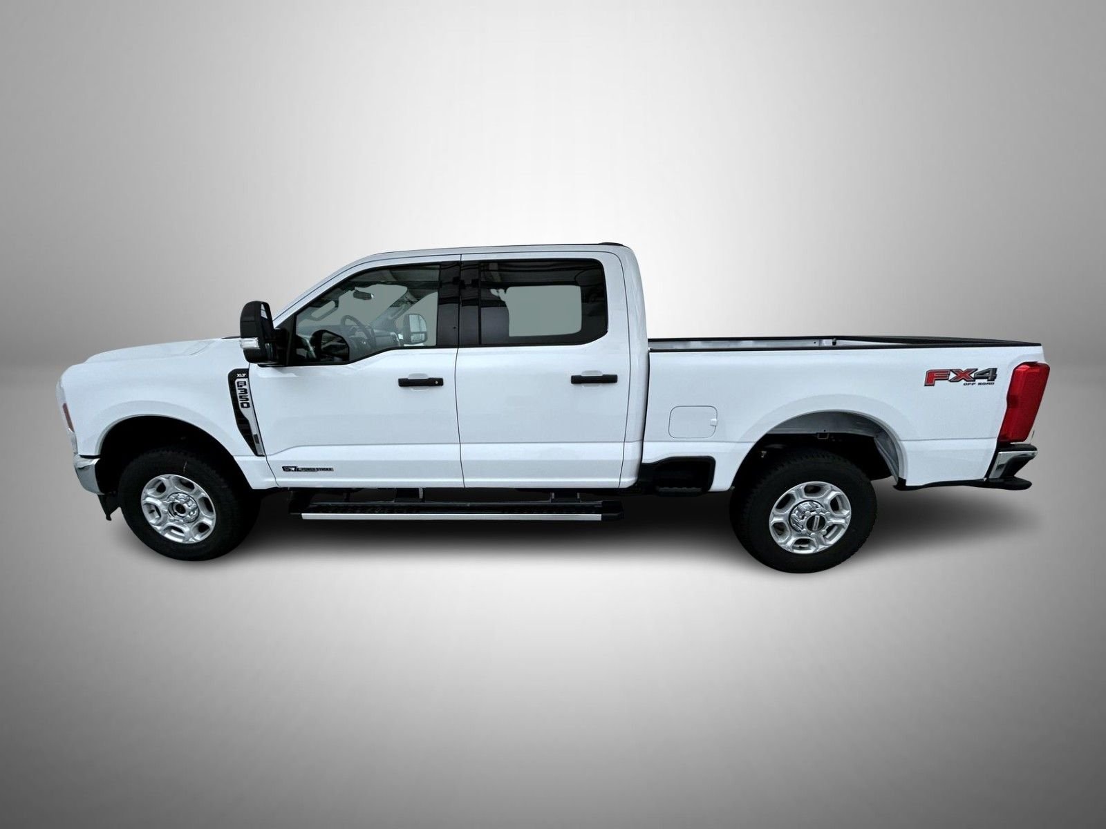 New 2026 Oxford White Ford XLT image 8