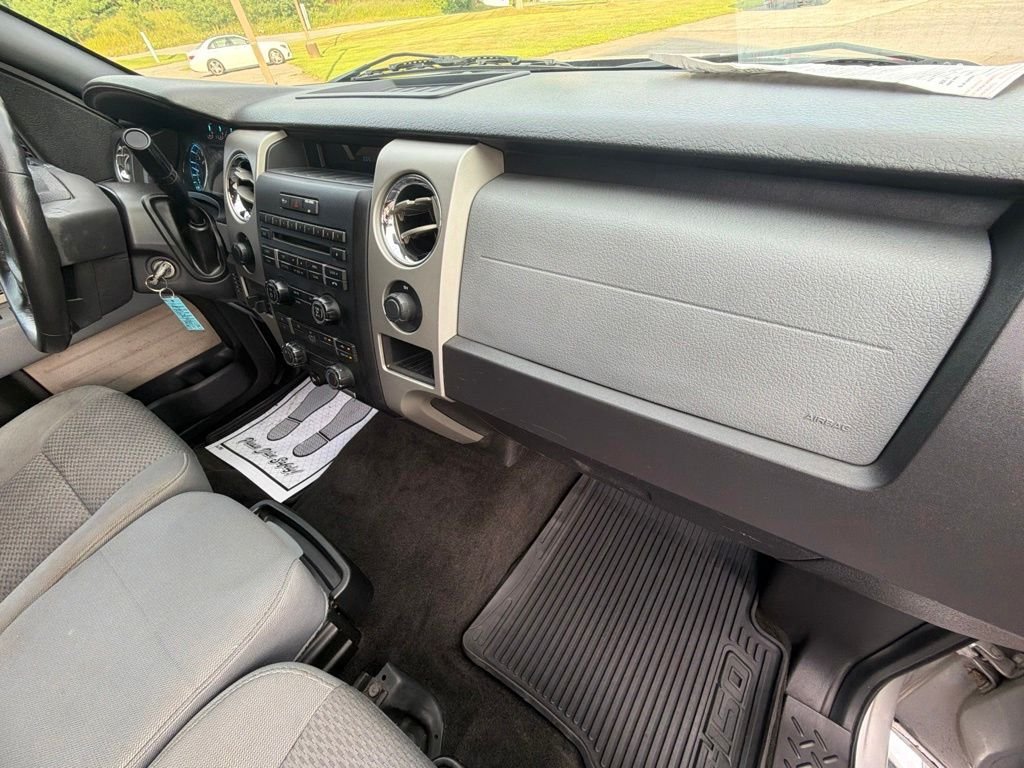 Used 2011 Silver Ford XLT image 41