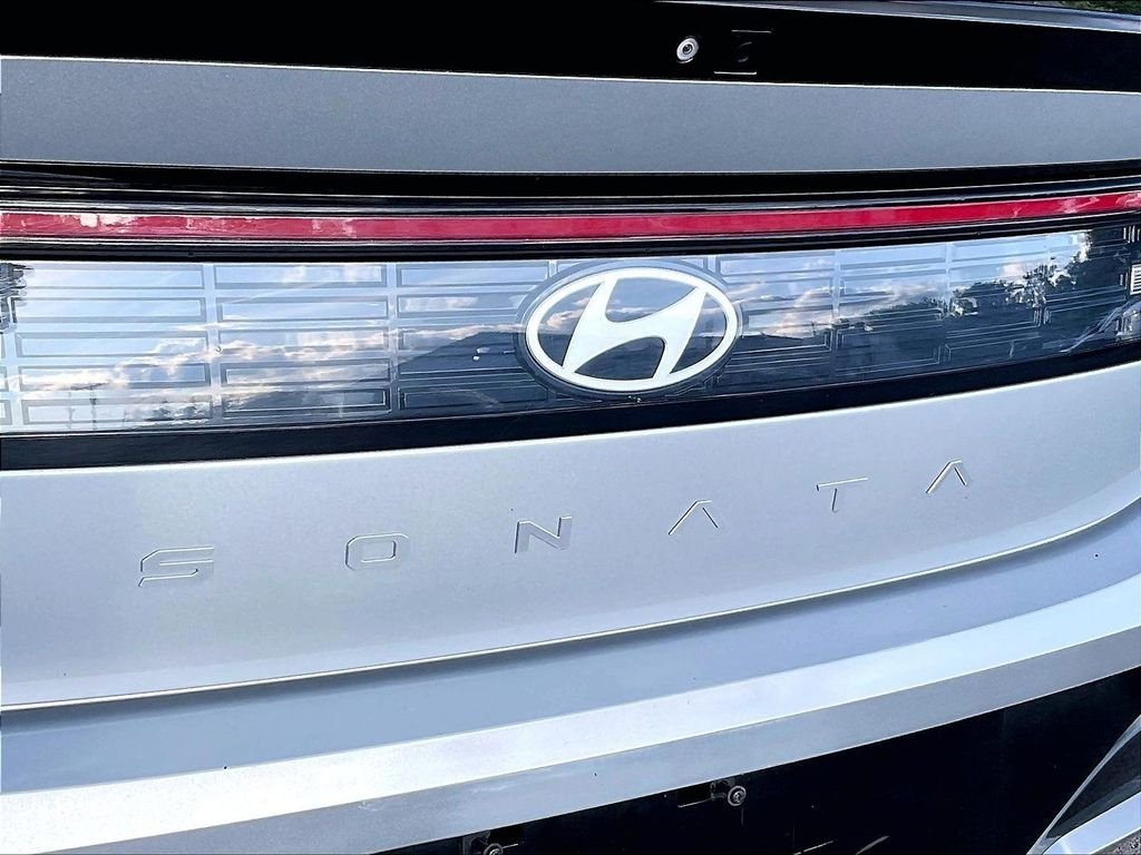 Used 2024 Silver Hyundai SEL image 29