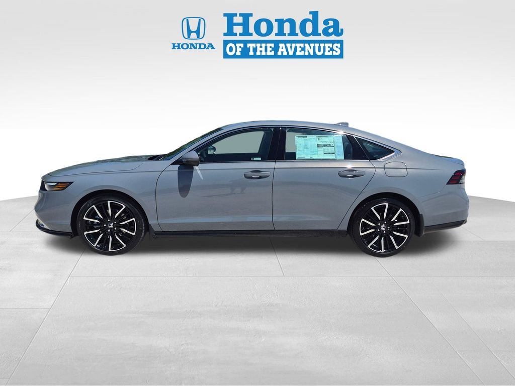 New 2026 Urban Gray Pearl Honda Touring image 4