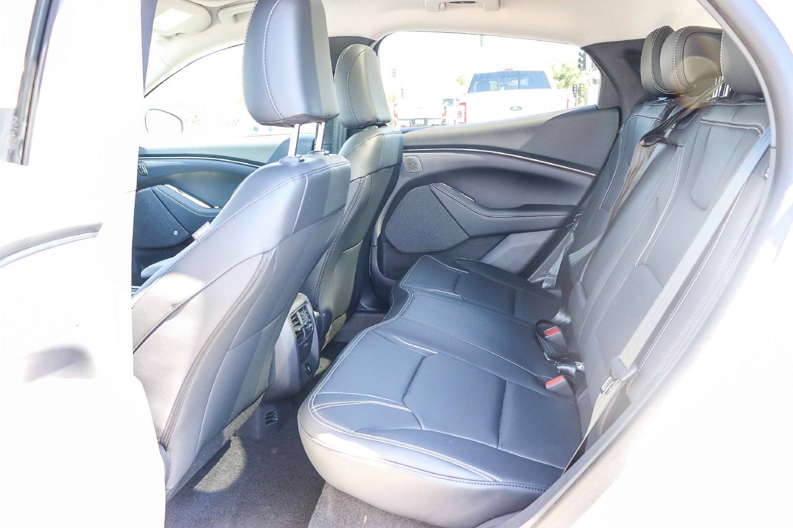 New 2026 Star White Metallic Tri-coat Ford Premium image 18