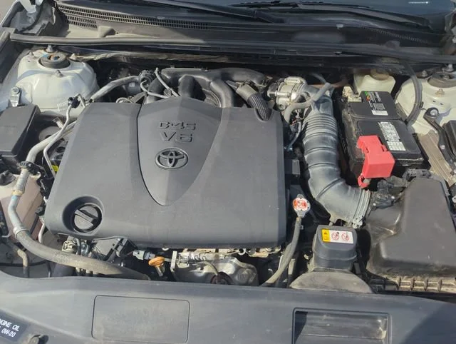 Used 2019 Off-white Toyota XSE V6 image 27