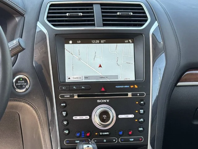 Used 2018 Silver Ford Platinum image 41