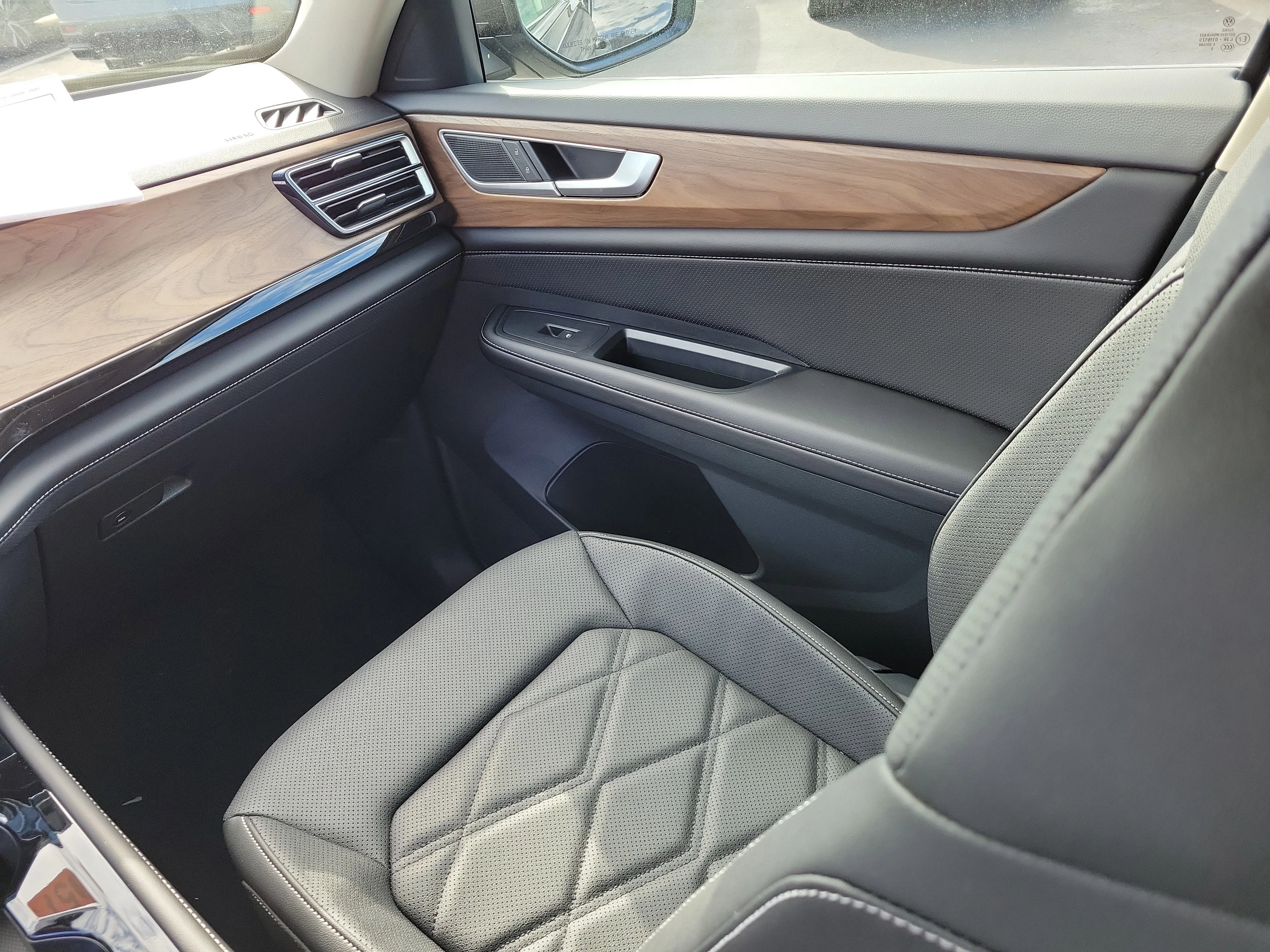 New 2026 Black Volkswagen SE w/Technology image 4