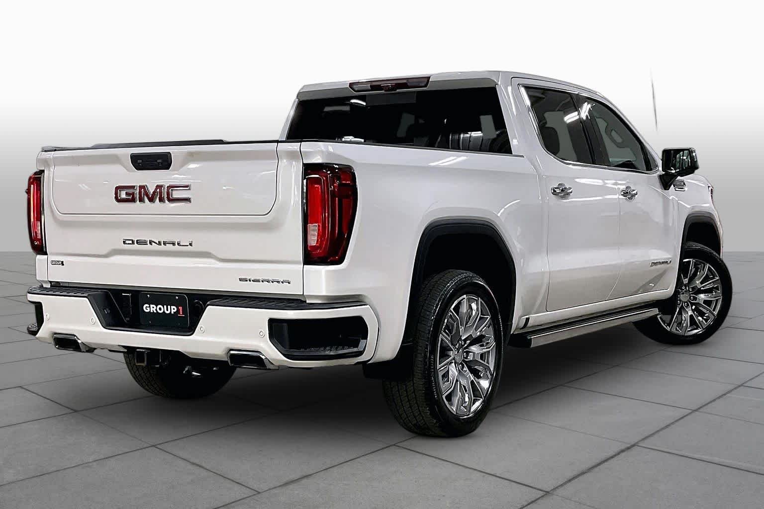 Used 2024 White Frost Tricoat GMC Denali image 13