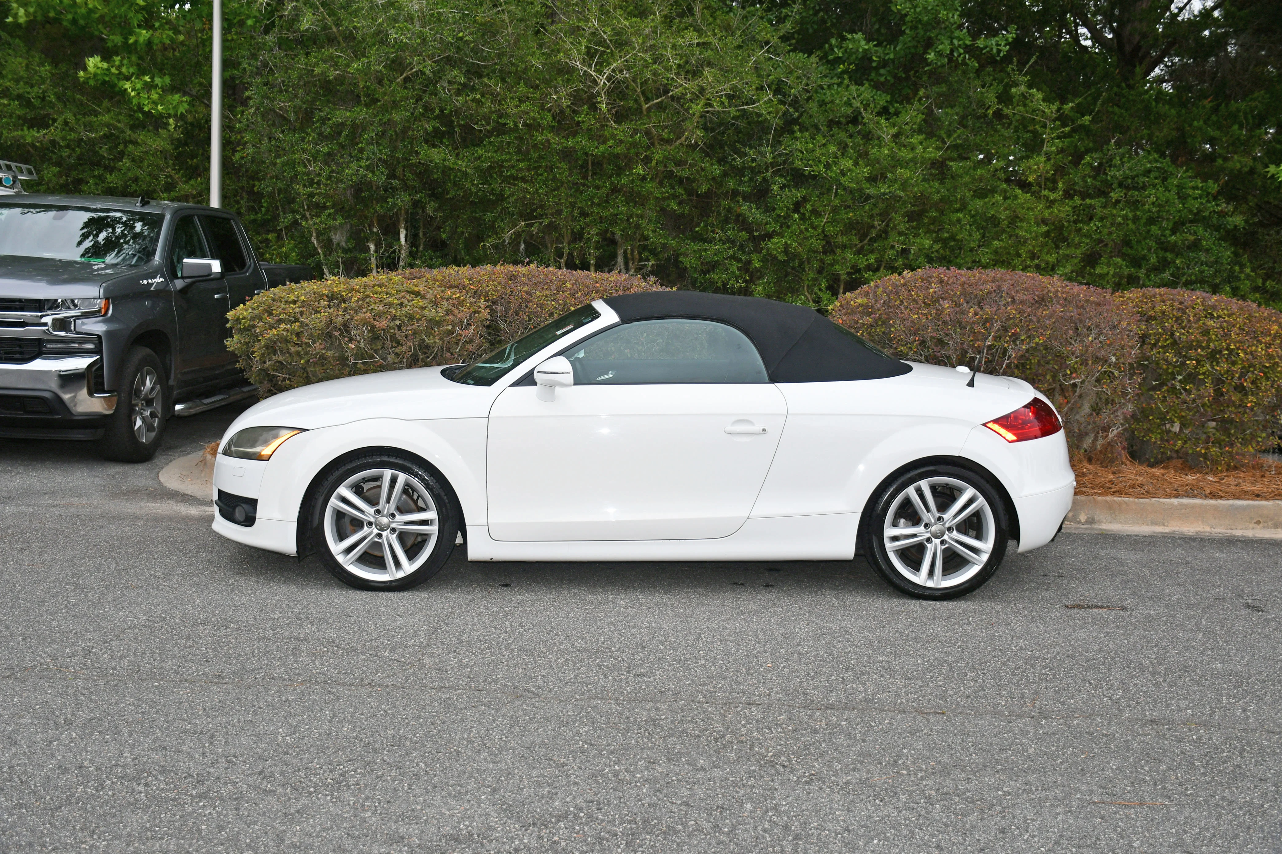 Used 2008  Audi 2.0T Roadster image 2