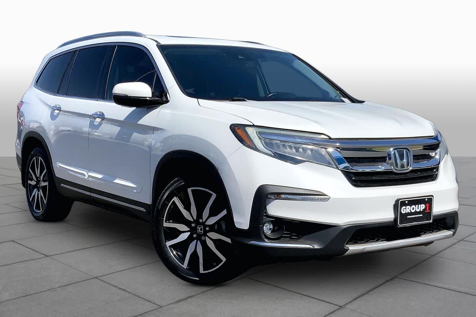 Used 2021 Platinum White Pearl Honda Touring 8-Passenger image 3