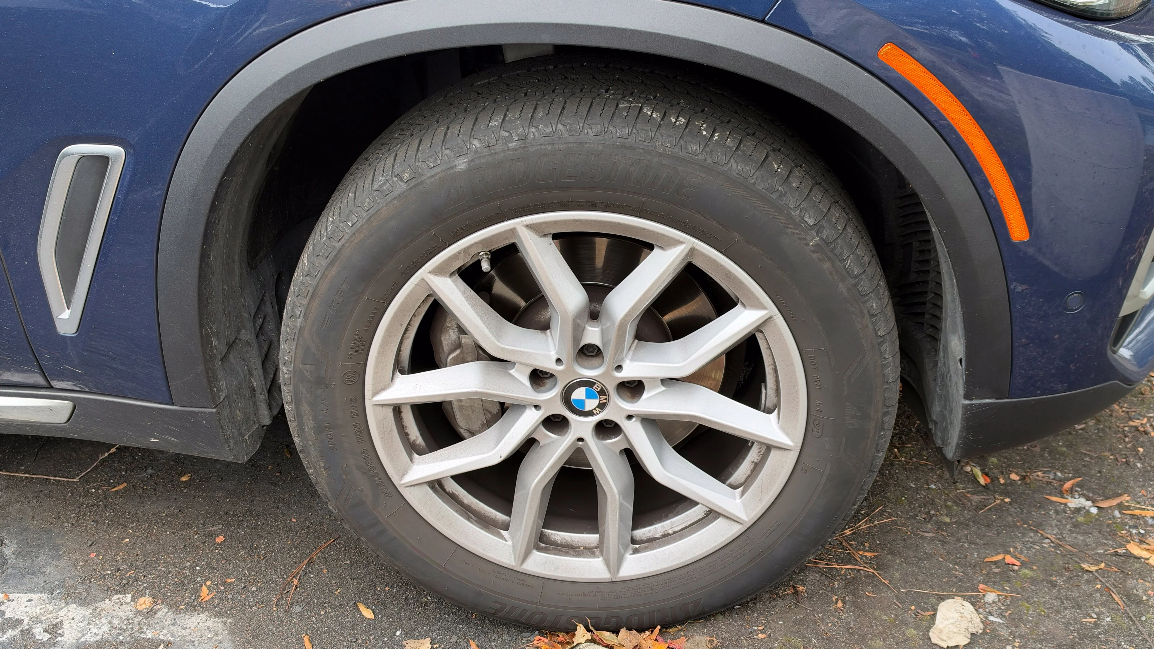 Used 2022 Phytonic Blue Metallic BMW xDrive40i image 4