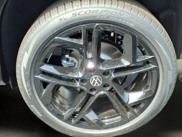 New 2026 Platinum Gray Metallic Volkswagen SE R-Line Black 4Motion image 9