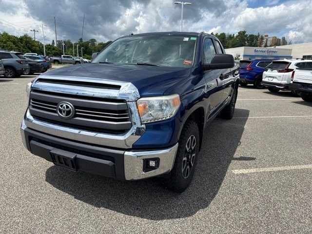Used 2014 Blue Toyota SR5 image 6