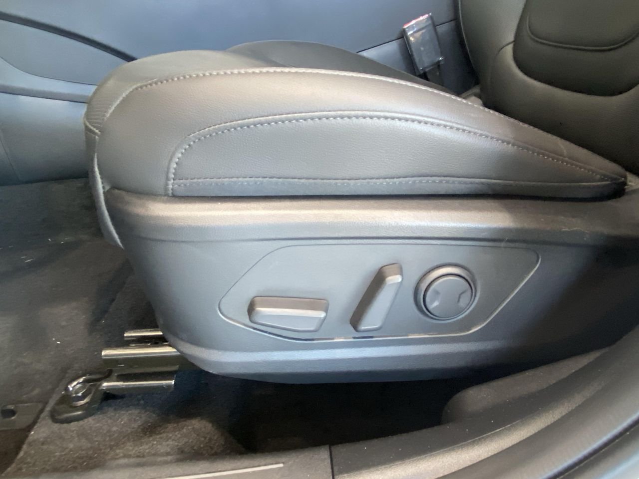 New 2026 Serenity White Pearl Hyundai SEL FWD image 19