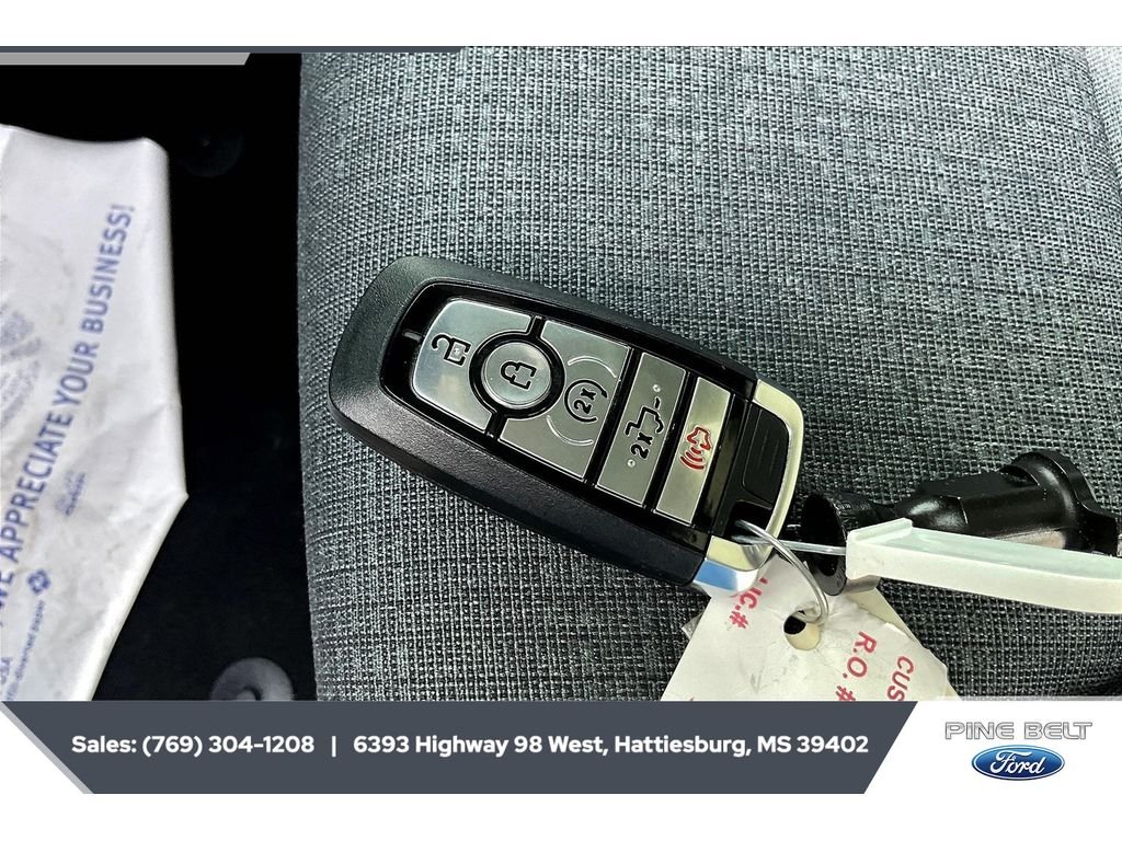 2025 Ford F-150 XLT - Photo 9