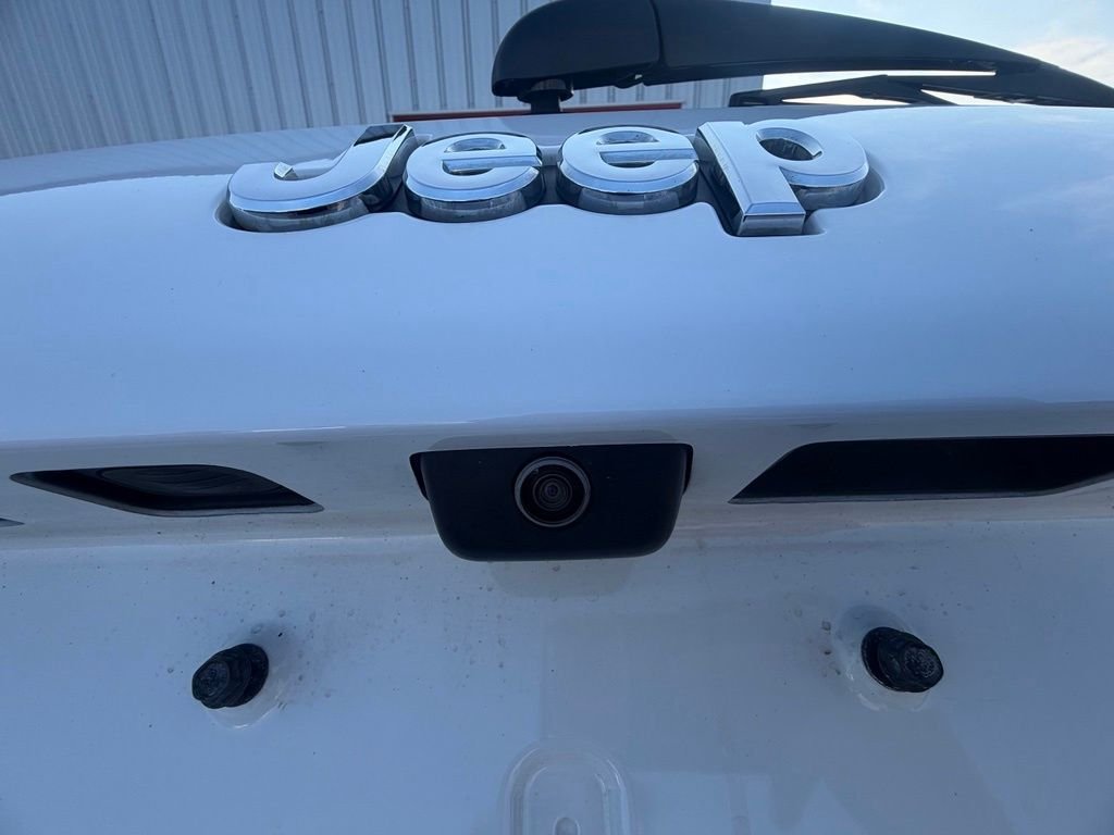 Used 2022 Bright White Clearcoat Jeep Latitude Lux image 48