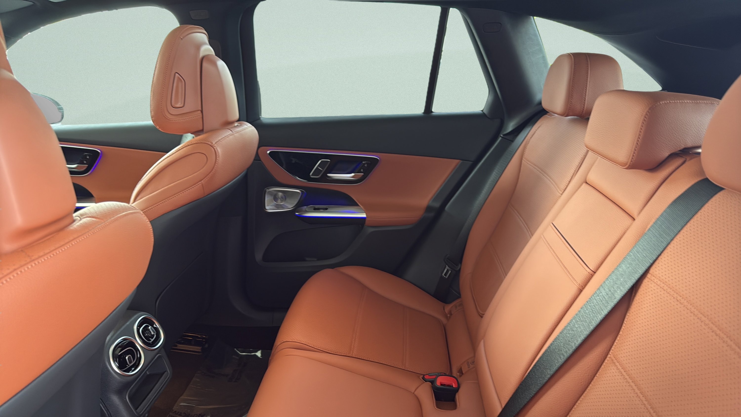 New 2026 Polar White Mercedes-Benz GLC 300 image 19