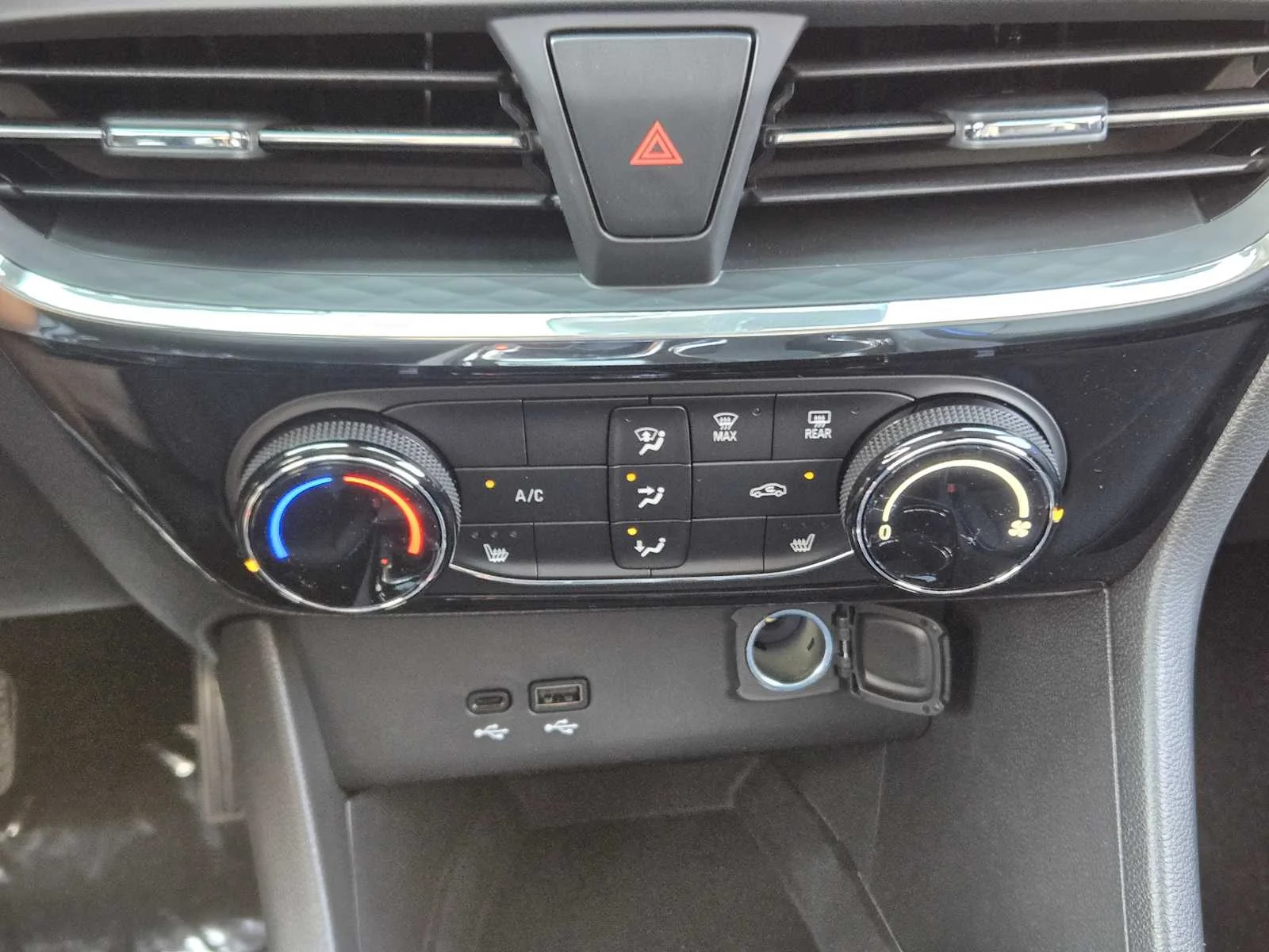 2026 Buick Encore GX Sport Touring - Photo 13