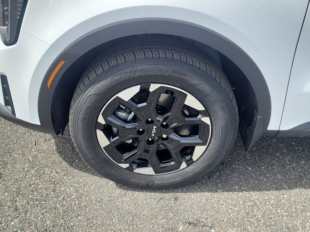 New 2026 White Kia S image 36