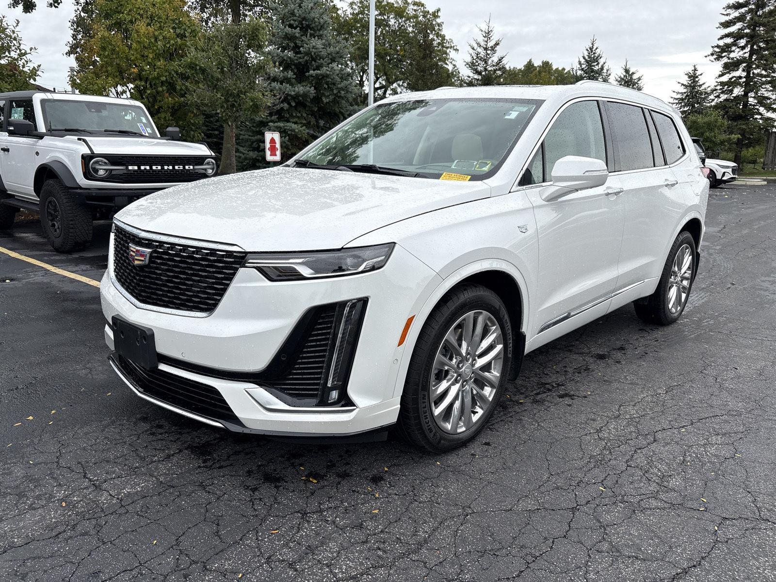 Used 2025 Crystal White Tricoat Cadillac AWD Premium Luxury image 3